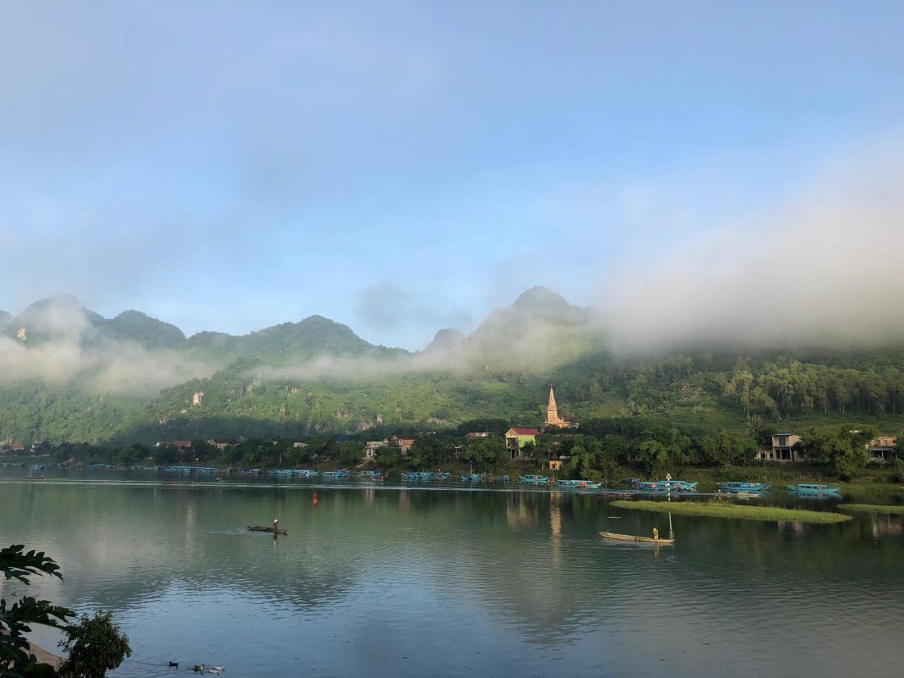 Commander Lodge Phong Nha Exterior photo