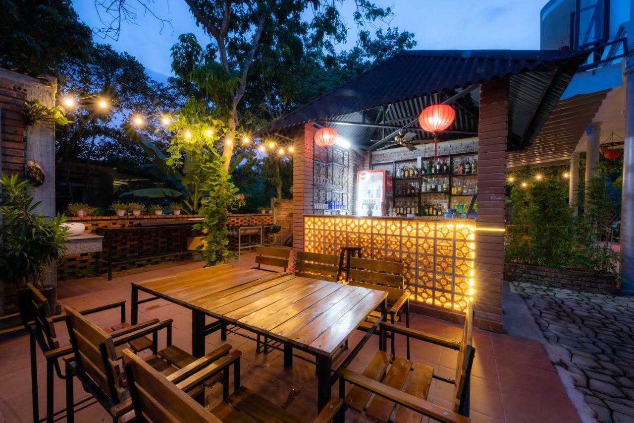 Commander Lodge Phong Nha Exterior photo