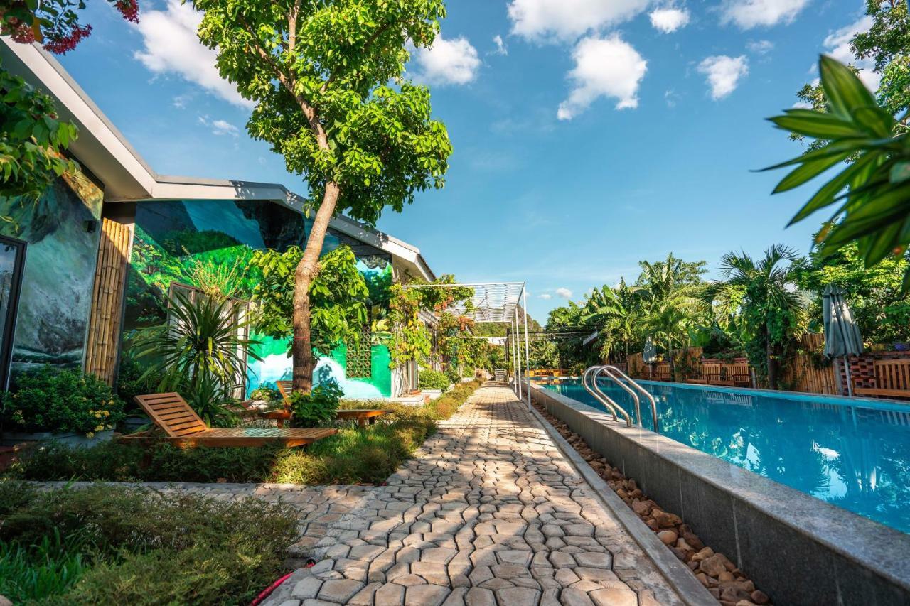 Commander Lodge Phong Nha Exterior photo