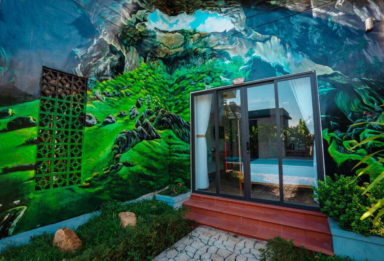 Commander Lodge Phong Nha Exterior photo